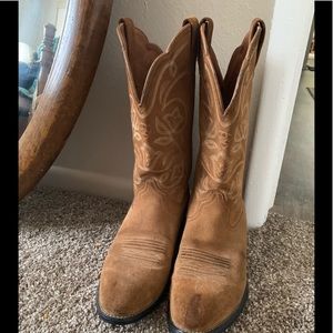 Ariat woman cowboy/cowgirl boots